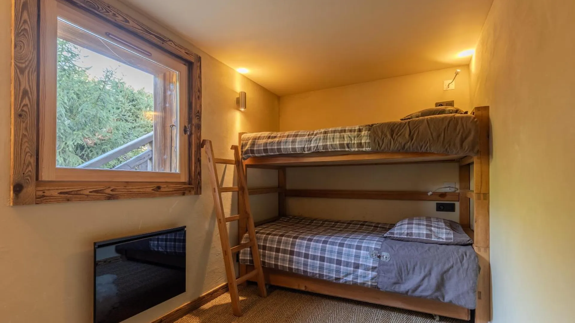Araches-la-Frasse Family Cottage, Panoramic View צרפת
