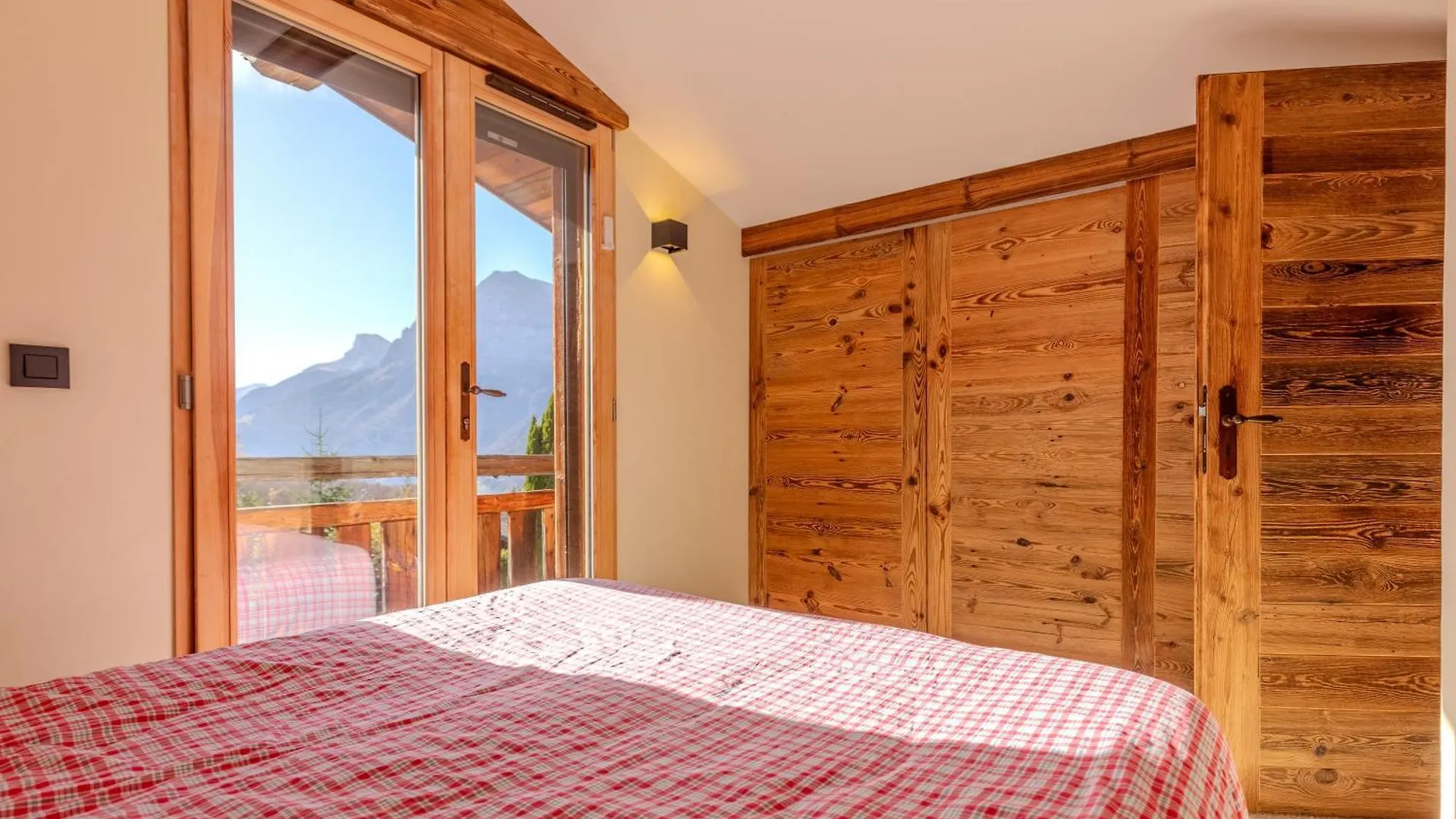 Araches-la-Frasse Family Cottage, Panoramic View 0*,